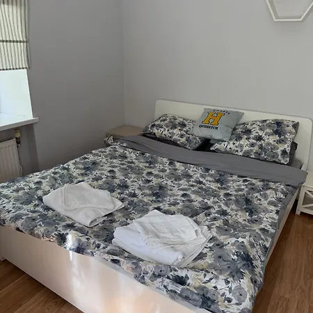 Near Centre Apartment *